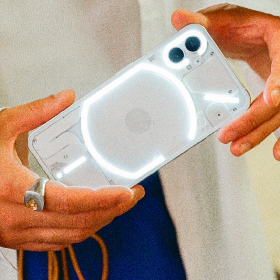 【快訊】新一代最美手機？Nothing Phone (2) 夏季揭曉