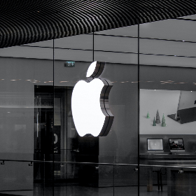 【快訊】iPhone摺疊機今年無法登場?傳螢幕測試卡關