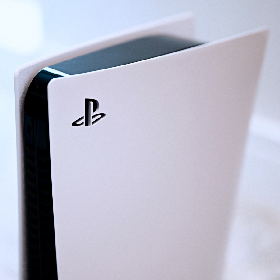【快訊】PS5電源燈亮度可調整了！最新更新消息看這裡