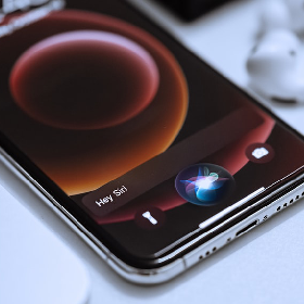 【快訊】不甘落後！蘋果企圖2026年推出更聰明的Siri