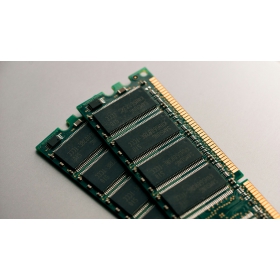 【快訊】DRAM 缺貨恐一路燒到 2028 年？ 美光直言：記憶體價格短期難回頭