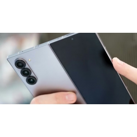 【快訊】三星新摺疊機現身 One UI 9，Z Fold 8 與 Wide Fold 設計提前曝光！