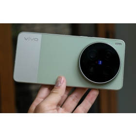 【快訊】Vivo 下一代旗艦相機陷入抉擇：主鏡頭與長焦感光元件如何取捨？
