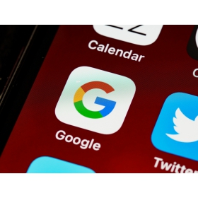 【快訊】Google Gemini月活躍用戶突破10億！63%用戶直接用語音，AI使用習慣正在改變