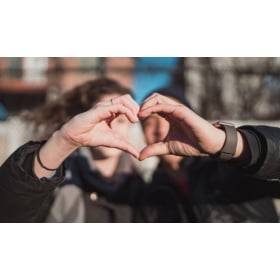 【生活新知】2026七夕情人節是哪一天？拜月老禁忌、求紅線流程，推薦靈驗廟宇，線上也能求籤！