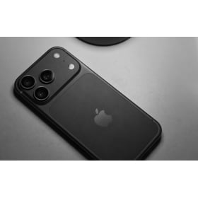 【快訊】iPhone 20 週年機大改版?全螢幕設計、動態島縮小,螢幕還可能再變大