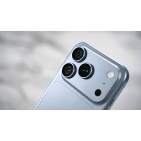 【快訊】20週年 iPhone Pro 傳四面曲面螢幕！近乎無邊框設計保留，但兩項螢幕技術喊卡