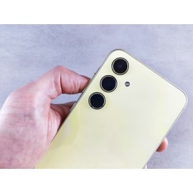 【快訊】三星 A 系列傳減產 20%？記憶體成本飆漲，高階市場成獲利關鍵